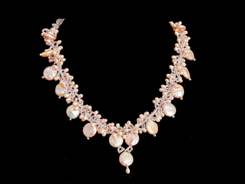 necklace, pearl, jewelry-2125146.jpg